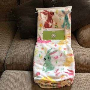 WAY TO CELEBRATE Bright Bunnies Plush Throw